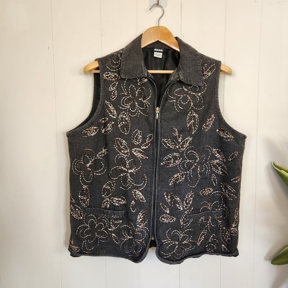 Vintage Jackets & Blazers - Vintage 90s Floral Gray Zip Up Quilted Vest Floral 1990s Cottagecore Western